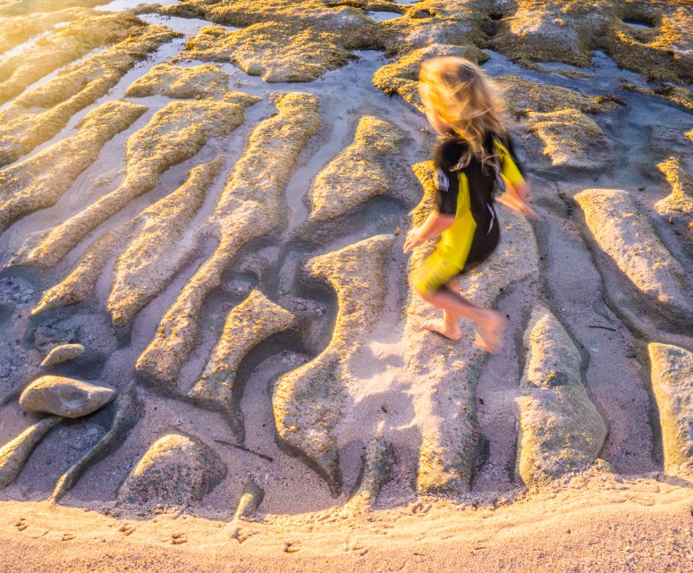 Miaexploringthe NingalooCoast